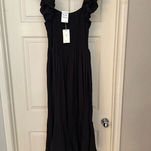 Chic Black Maxi Dress with Ruffle Sleeves